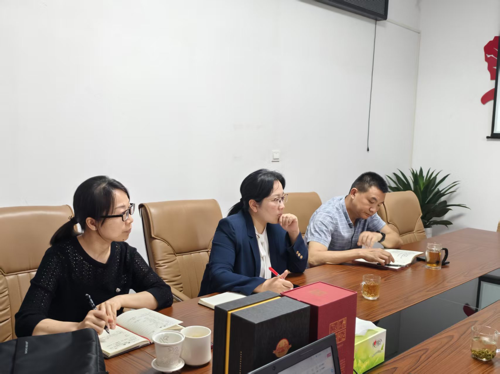 1745589691136477.jpg 1745589691136477.jpg