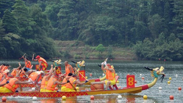 奇异果官网入口“2017泸州首届龙舟文化节”荣获亚军