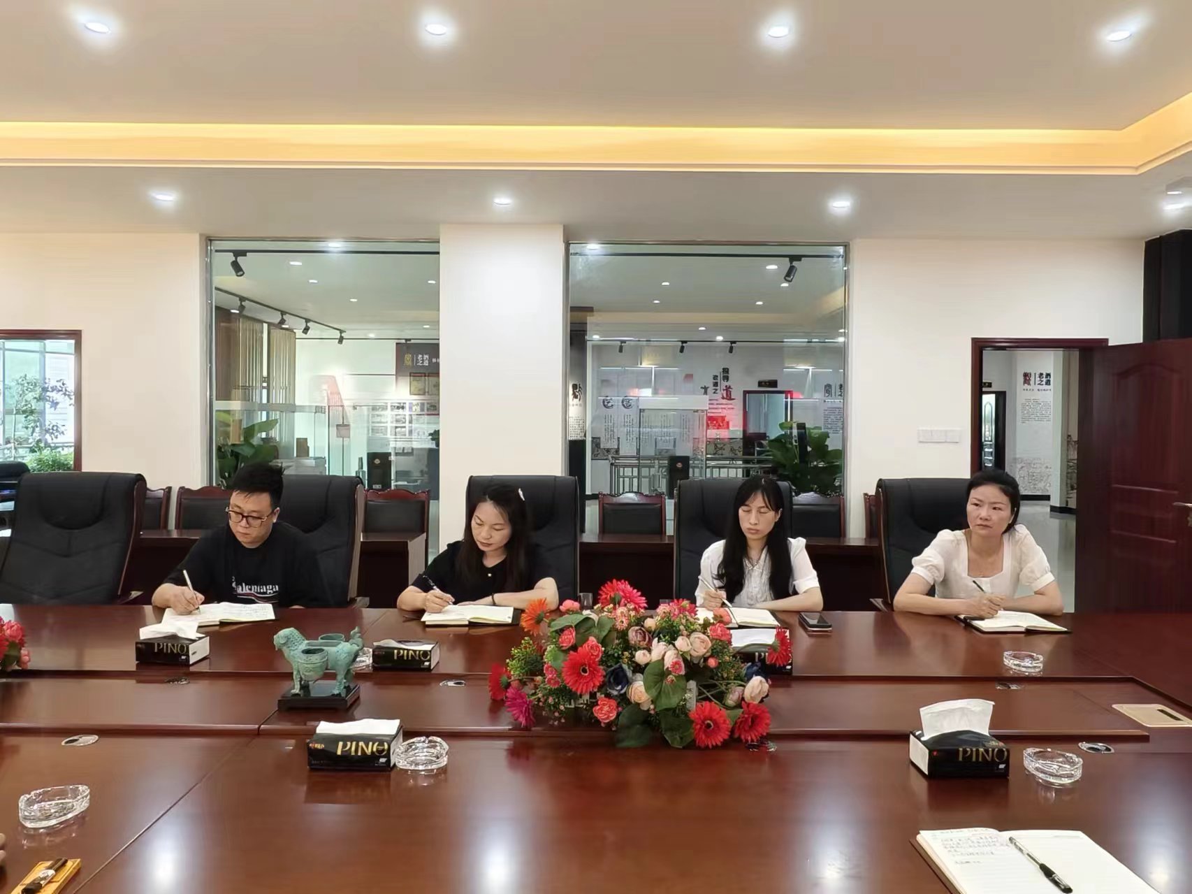 老酒集团组织开展员工交心谈心会